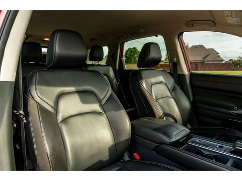 Used 2023 Nissan Pathfinder SL FWD image 20