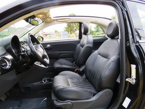 Used 2013 FIAT 500 Lounge image 18