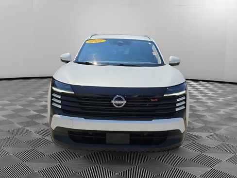 Used 2025 Nissan Kicks SR AWD/4WD image 2