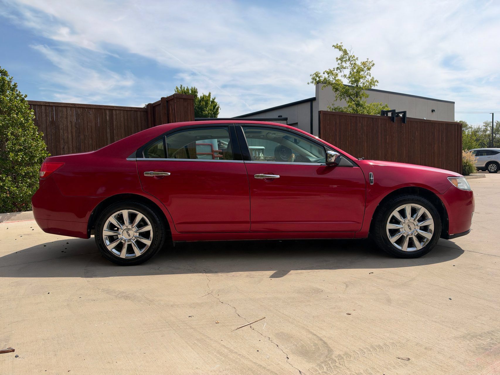 Used 2012 Lincoln MKZ FWD image 2