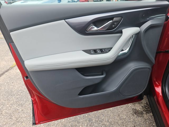 Used 2021 Chevrolet Blazer LT FWD image 11