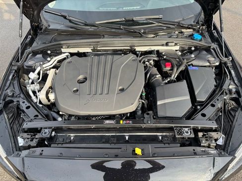 Certified 2025 Volvo S60 B5 Plus AWD/4WD image 24