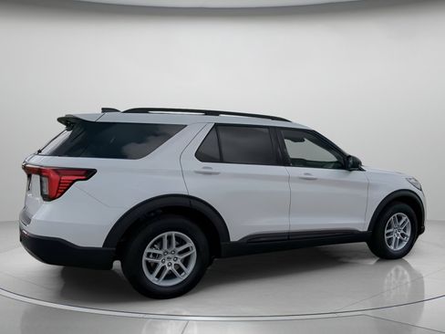 New 2026 Ford Explorer Active image 32