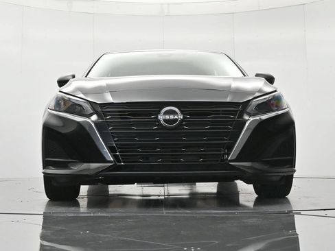 Used 2025 Nissan Altima 2.5 SV FWD image 37