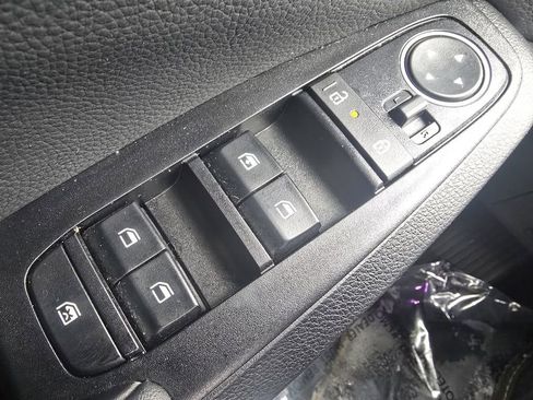 Used 2024 Kia Seltos S image 25