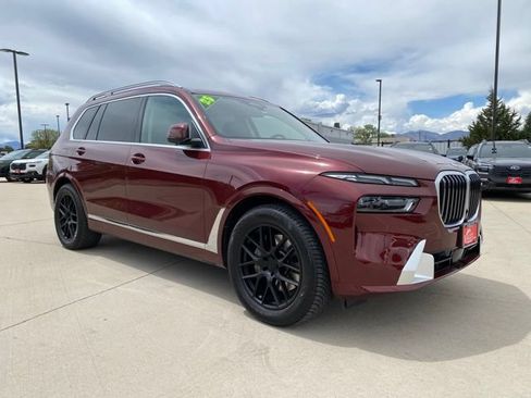 Used 2025 BMW X7 xDrive40i w/ Premium Package AWD/4WD image 7
