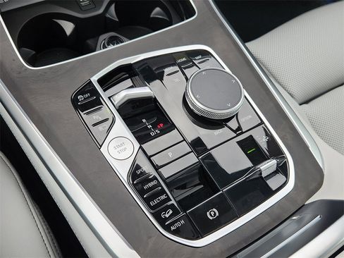 New 2026 BMW X5 xDrive50e image 18