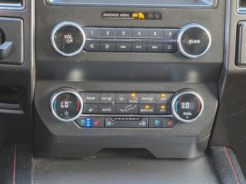 Used 2019 Ford Expedition Limited w/ Equipment Group 303A AWD/4WD image 37