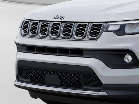 New 2026 Jeep Compass Latitude image 11