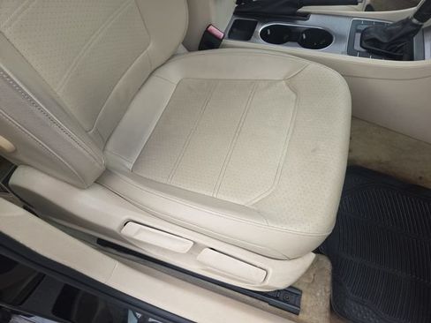 Used 2014 Volkswagen Passat TDI SE FWD image 31
