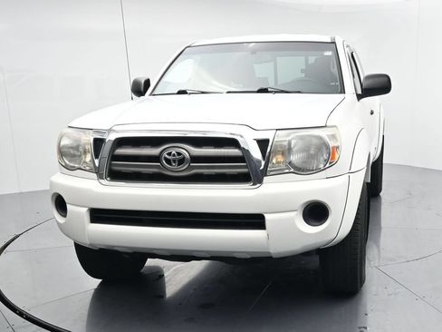 Used 2009 Toyota Tacoma PreRunner w/ SR5 Pkg #2 RWD image 3