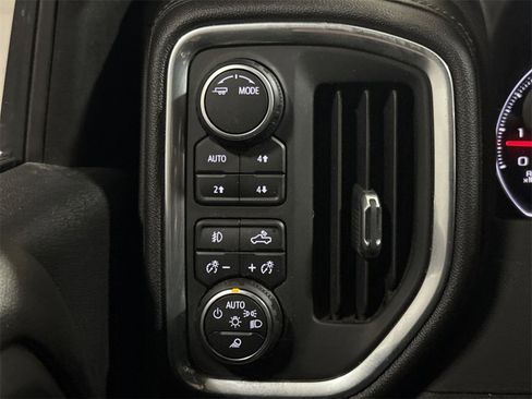 Used 2022 Chevrolet Silverado 2500 LTZ w/ LTZ Convenience Package image 17