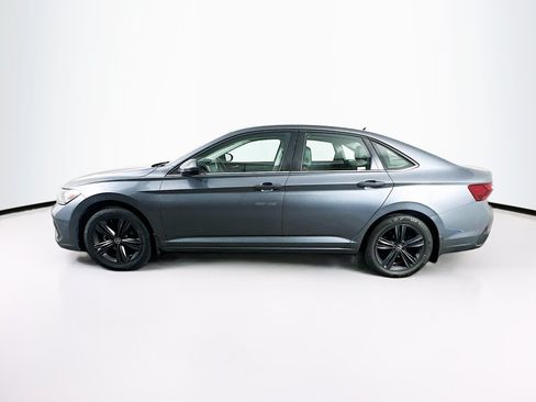Used 2023 Volkswagen Jetta SE w/ Panoramic Sunroof Package FWD image 4