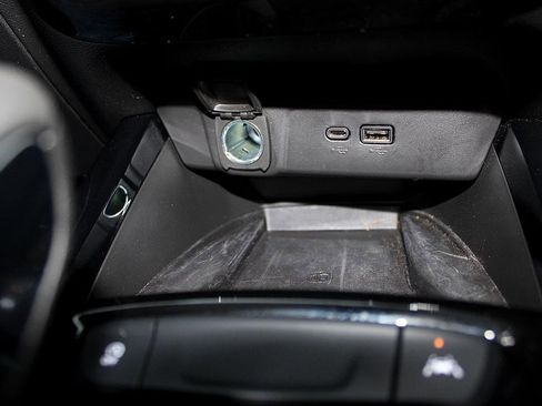 Used 2024 Chevrolet Trax ACTIV w/ Sunroof Package image 17