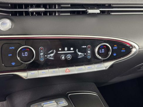 Used 2022 Genesis GV70 2.5T w/ Advanced Package AWD/4WD image 28