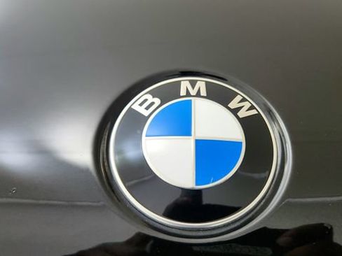 Used 2022 BMW X5 sDrive40i w/ M Sport Package RWD image 31