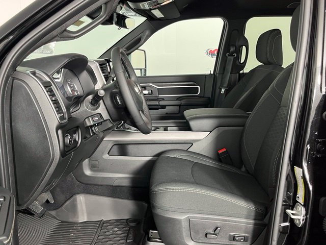 New 2027 RAM 3500 Big Horn AWD/4WD image 24