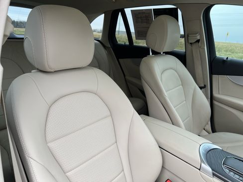 Certified 2022 Mercedes-Benz GLC 300 image 35