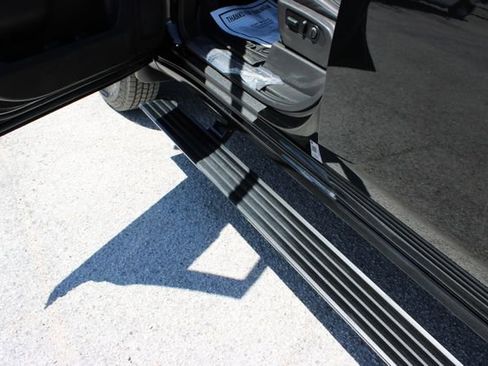 Used 2023 GMC Sierra 3500 Denali w/ Denali Ultimate Package AWD/4WD image 23
