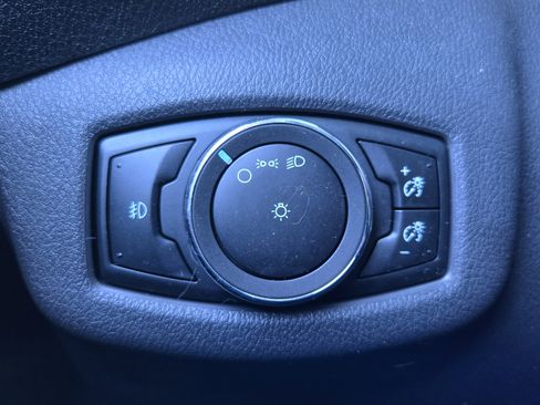 Used 2014 Ford Transit Connect XLT image 16