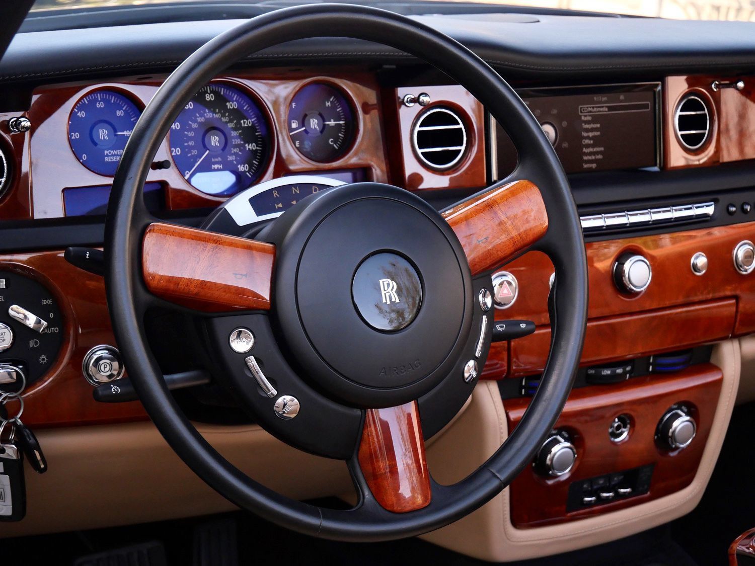 Certified 2013 Rolls-Royce Phantom Drophead Coupe RWD image 24