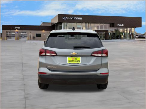 Used 2024 Chevrolet Equinox LS w/ LS Convenience Package FWD image 10