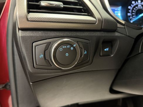 Used 2020 Ford Fusion SE FWD image 18