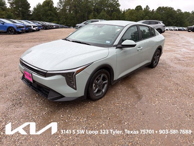 Certified 2025 Kia K4 FWD image 3