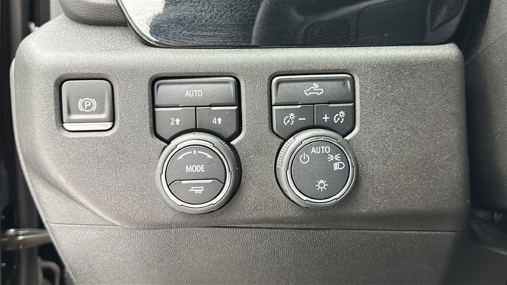 Used 2024 Chevrolet Silverado 1500 LT AWD/4WD image 22