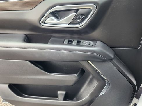 Used 2022 GMC Yukon XL SLE w/ Gmc Pro Safety Plus Package image 12