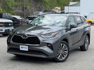 Used 2020 Toyota Highlander Platinum AWD/4WD video 1