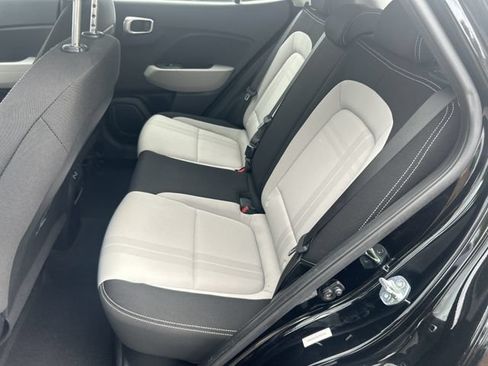 Certified 2025 Hyundai Venue SEL FWD image 21