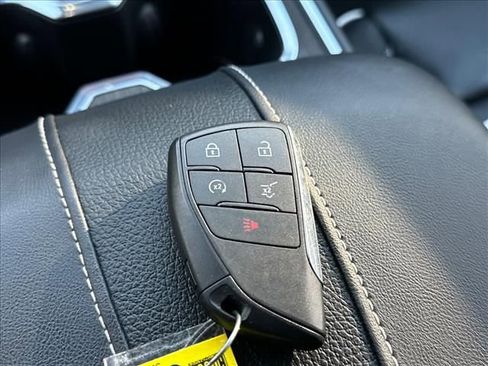 Certified 2025 GMC Acadia Denali w/ Super Cruise Package FWD image 31