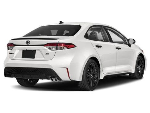 Used 2021 Toyota Corolla SE w/ Carpet Mat Package (TMS) FWD image 2