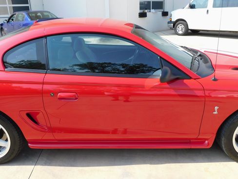 Used 1995 Ford Mustang GT RWD image 30