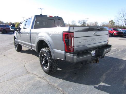 Used 2021 Ford F250 Lariat image 5