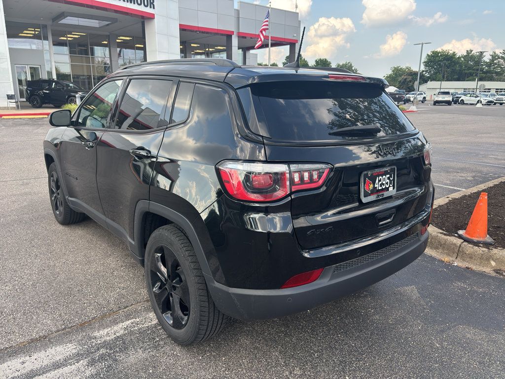Used 2018 Jeep Compass Latitude w/ Popular Equipment Group AWD/4WD image 4