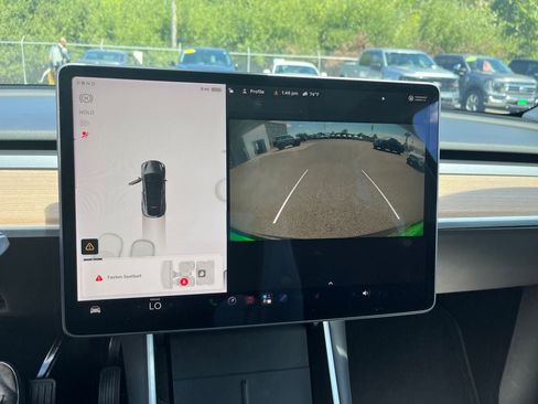 Used 2021 Tesla Model Y Long Range AWD/4WD image 22