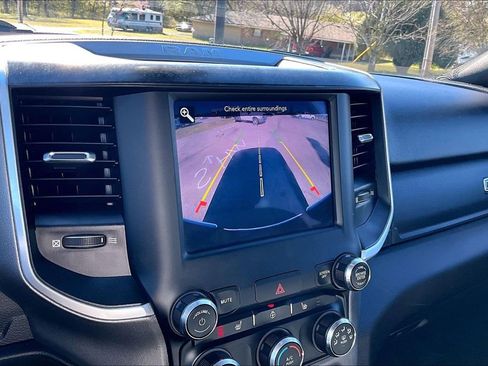 Used 2021 RAM 2500 Big Horn w/ Level 1 Equipment Group image 18