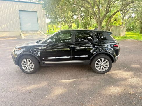Used 2018 Land Rover Range Rover Evoque SE image 8