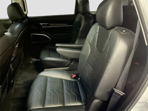 Used 2022 Kia Telluride SX w/ SX Prestige Package image 25