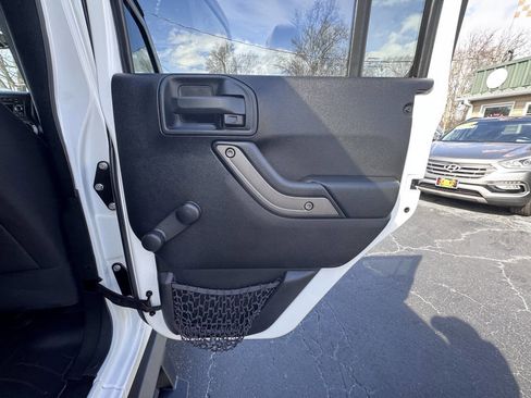 Used 2016 Jeep Wrangler Unlimited Sport w/ Connectivity Group image 37