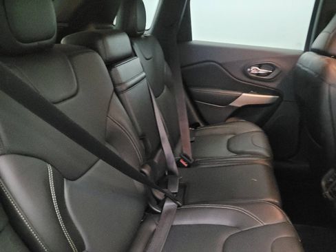 Used 2018 Jeep Cherokee Limited AWD/4WD image 19