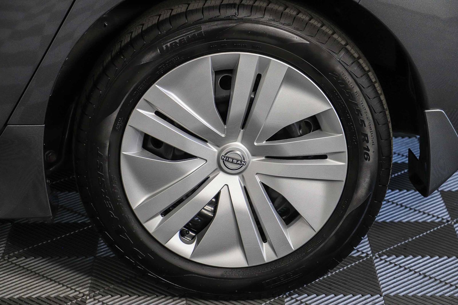 Used 2025 Nissan Leaf S FWD image 12