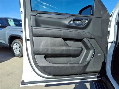 Used 2023 GMC Yukon XL AT4 w/ AT4 Premium Plus Package image 19