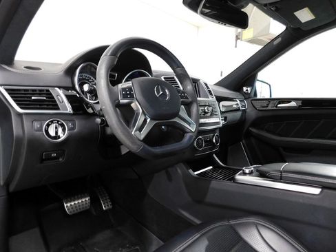 Used 2014 Mercedes-Benz ML 63 AMG 4MATIC image 27