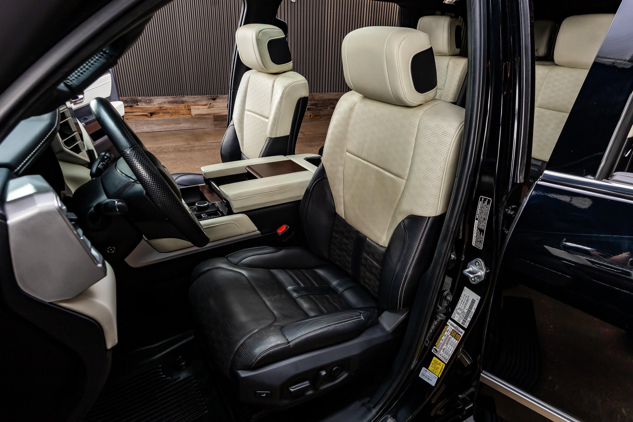 Used 2023 Toyota Sequoia Capstone AWD/4WD image 29
