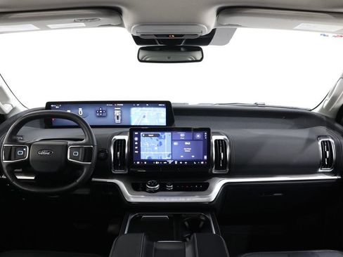 Used 2026 Ford Expedition Max Platinum AWD/4WD image 16