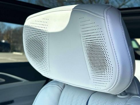 New 2026 Cadillac Lyriq Premium Luxury image 25