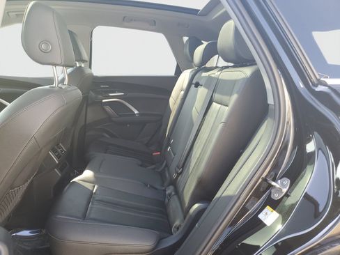 Used 2025 Audi Q5 Premium Plus w/ Premium Plus AWD/4WD image 13